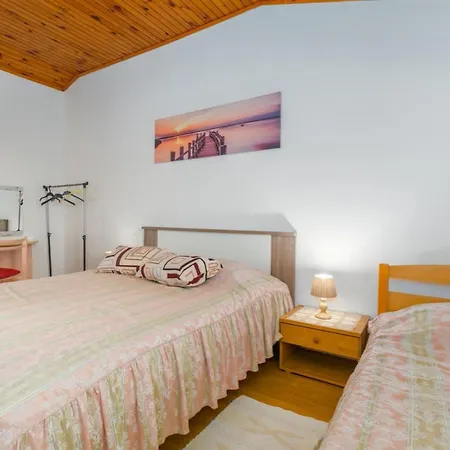 Apartment Ana *